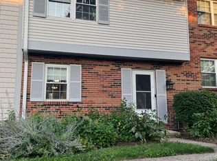 7525 Queen Ann Ct, West Chester, OH 45069