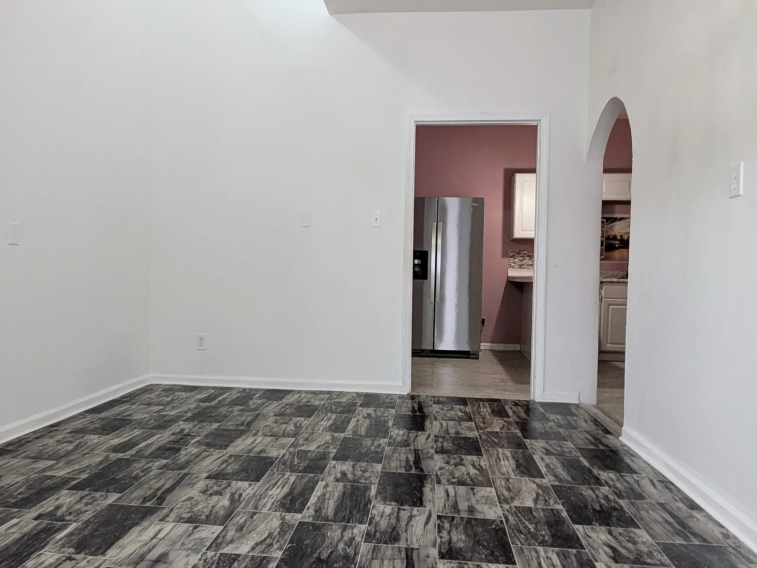 1 bed, 800 sqft, $1,050 — Photo 4