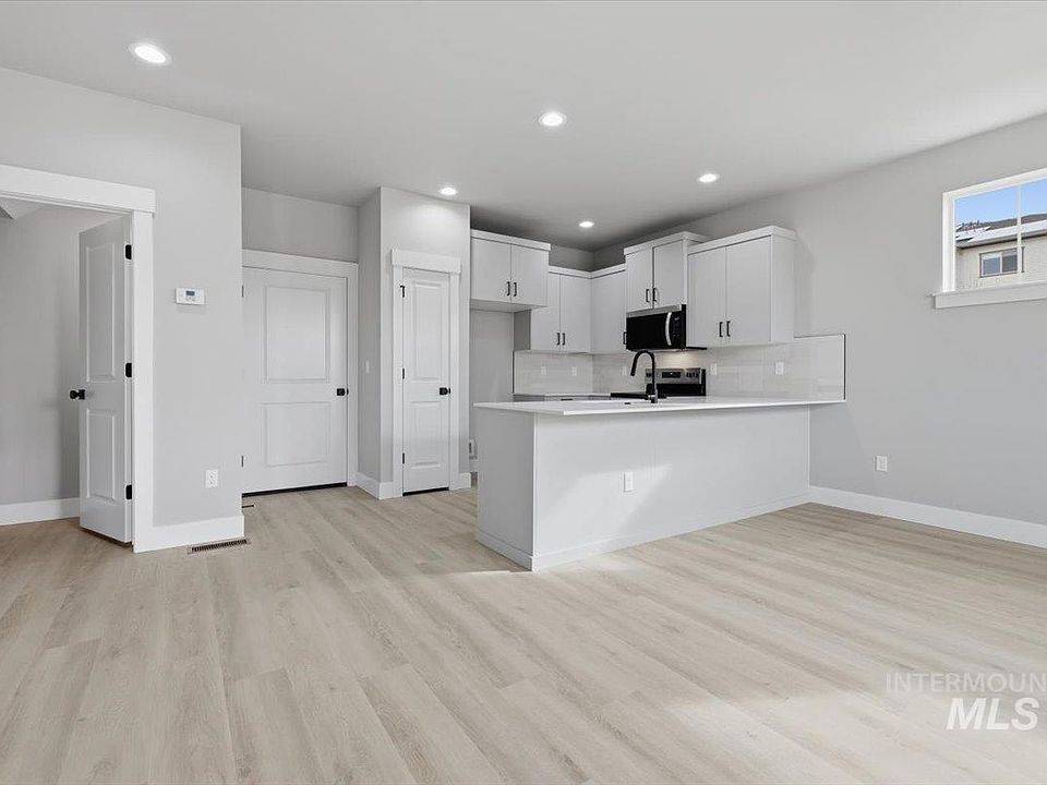 1st image of 1133 E Jackpot Ln