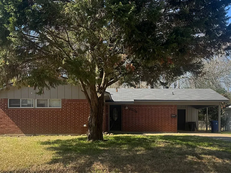 2506 Mecom Dr — Photo 1