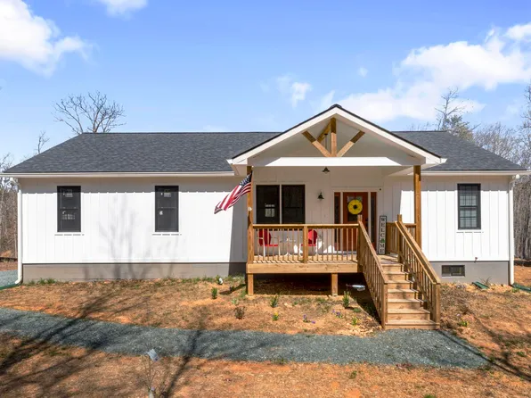 3230 Polecat Creek Ln, Scottsville, VA 24590