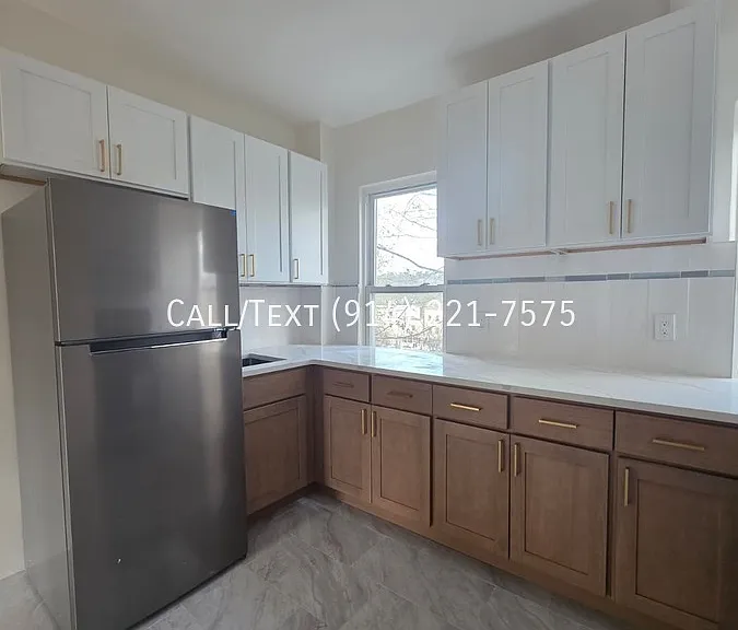 26 Vineyard Ave #2 — Photo 2