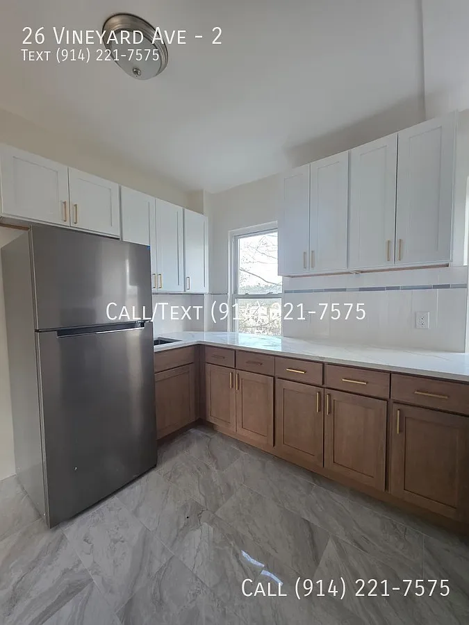 Building Photo - 26 Vineyard Ave #2