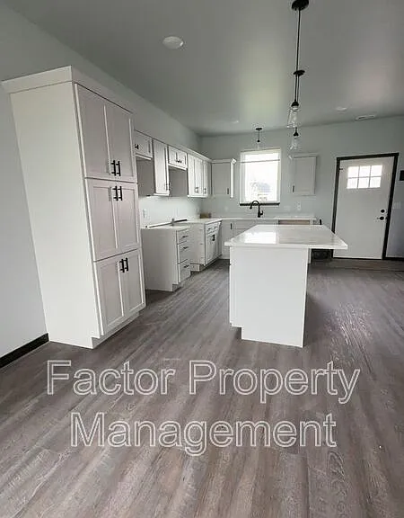 3110 Noble Dr — Photo 9