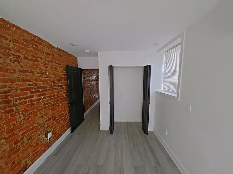 3510 N Mascher St — Photo 8