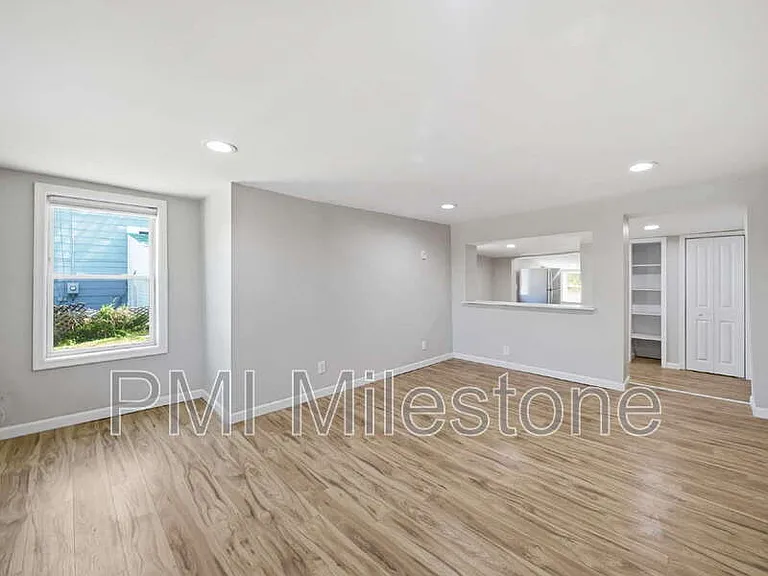 116 S High St — Photo 11