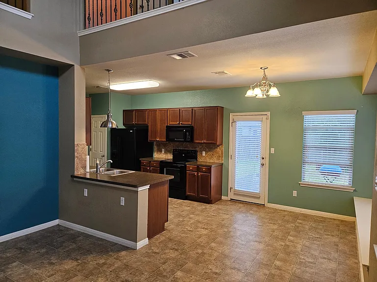 12836 Carillon Way — Photo 6