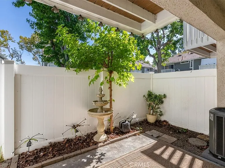 111 Abbeywood Ln — Photo 23