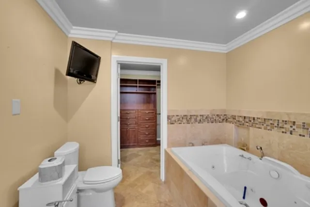 1044 S Burlwood Dr — Photo 11