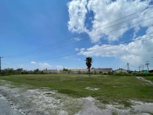 421 Wilson Ave, Aransas Pass, TX 78336