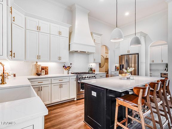 2nd image of 403 Sunshine Rise Dr