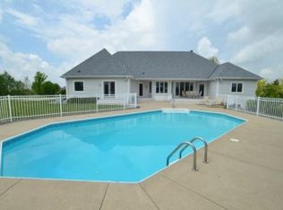 W341N7040 Northern Lights Dr, Oconomowoc, WI 53066