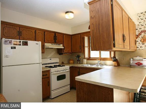2nd image of 4010 Wildwood Dr NE