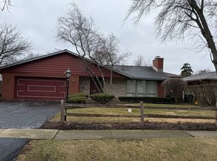 5 Larkspur Ln, Clarendon Hills, IL 60514