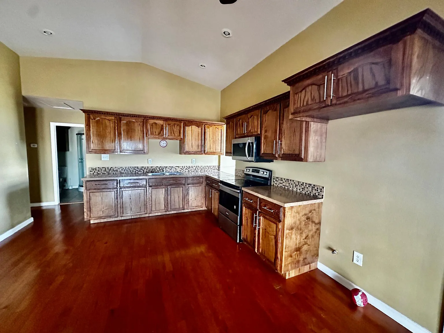 4 bed, 1260 sqft, $1,700 — Photo 4