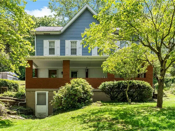 99 McVey St, Sturgeon, PA 15082