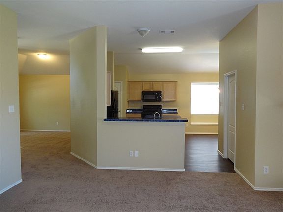 3rd image of 427 Orchard Hill Dr