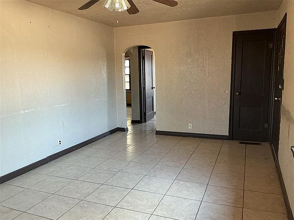 3rd image of 631 N 4th St