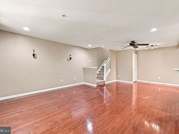 3rd image of 278 Flagstone Rd #3