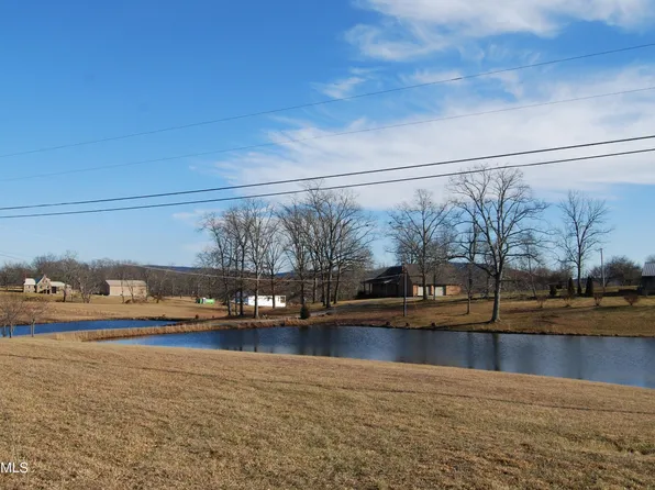 1476 Highland Ln, Crossville, TN 38555