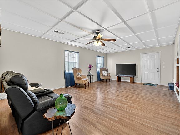 3rd image of 104 Bow Creek Cir