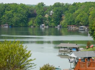98 Harbor Landing Dr, Moneta, VA 24121