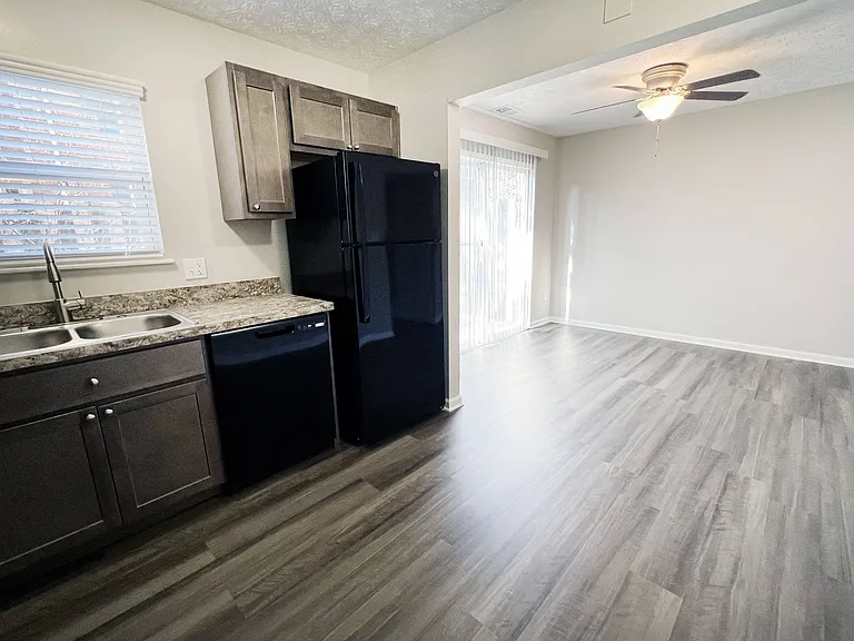 Revere Village Apartments — Photo 62