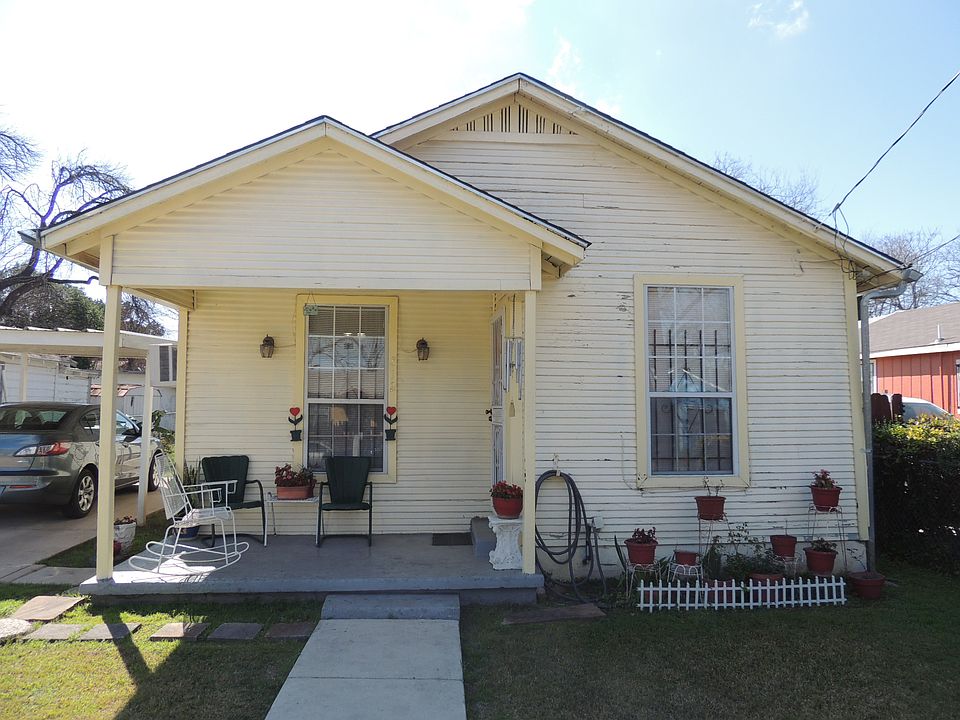 1st image of 812 Jean St