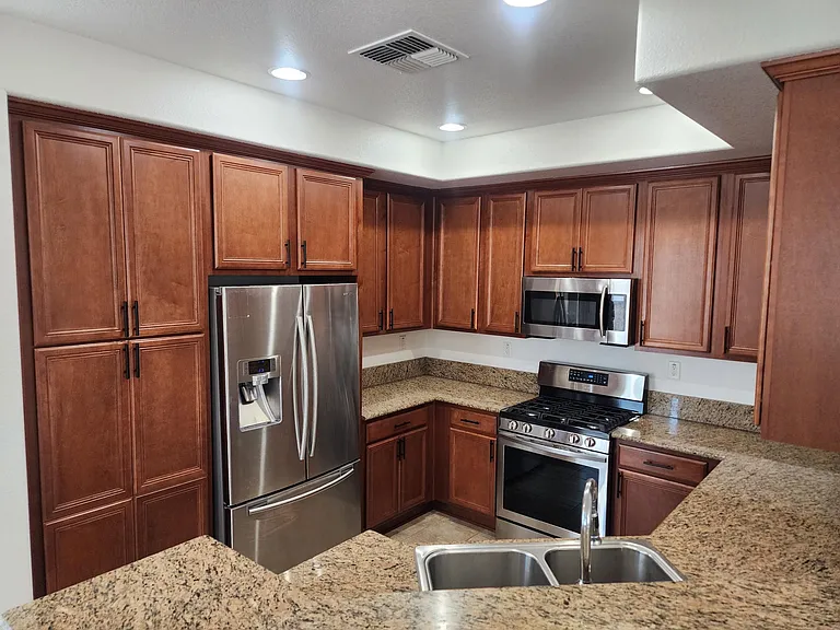 1086 Silver Coyote Dr — Photo 8