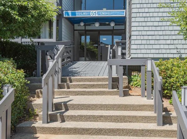 651 Port Dr APT 208, San Mateo, CA 94404