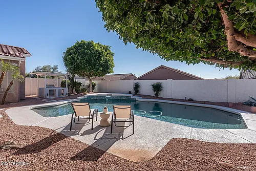 4707 E Robin Ln Photo 1