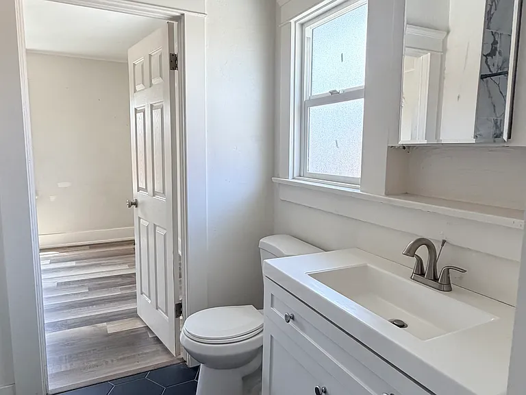 1711 Cherry St — Photo 4
