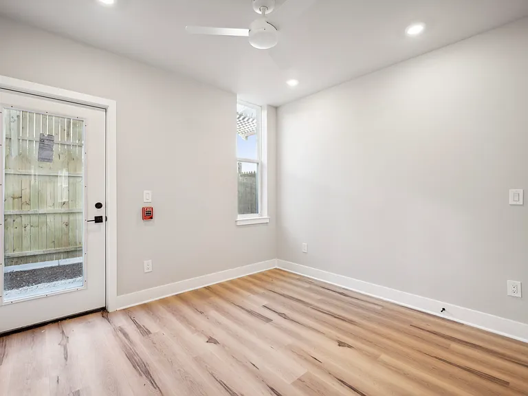 522 Green Ln #B — Photo 7