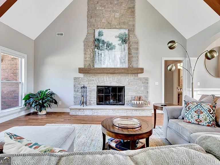 140 Lake Park Ct — Photo 15