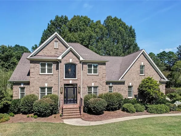 2037 Gurney Ct, Burlington, NC 27215