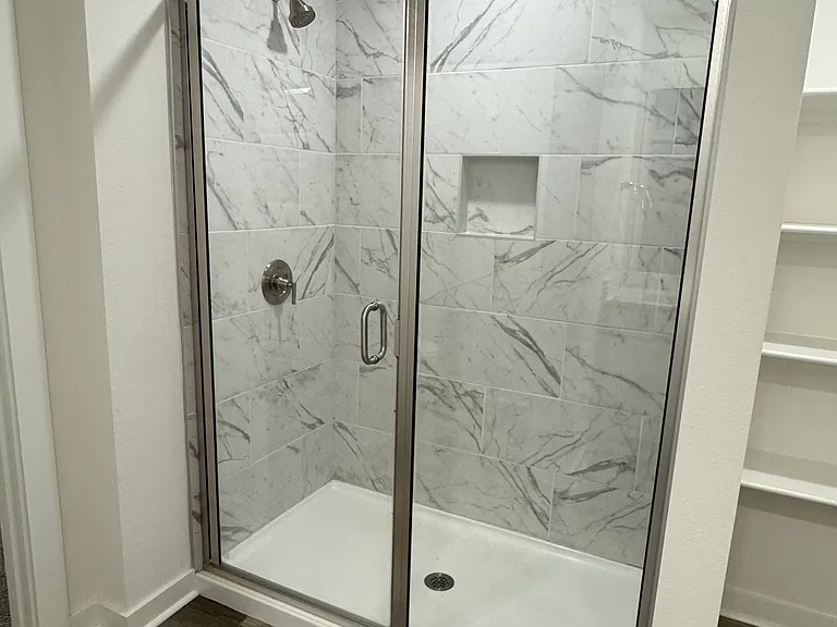 4340 Sloan Dr — Photo 10
