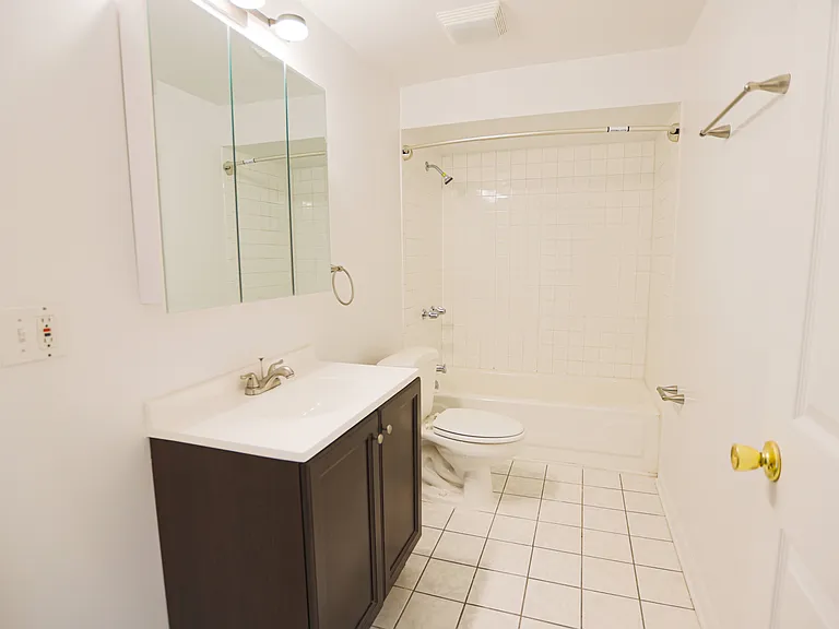 3540 N. Janssen Ave. — Photo 19