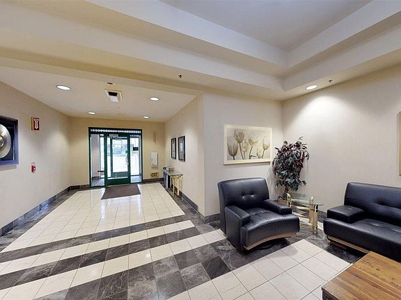 4th image of 988 Franklin St APT 710