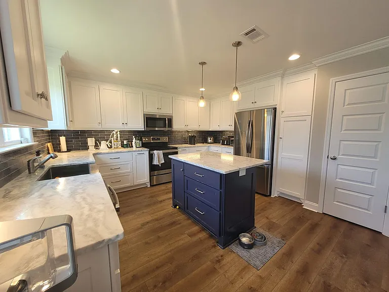 3925 Duke Ct — Photo 6