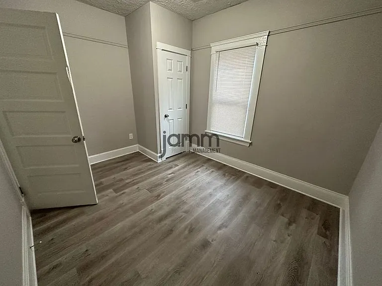 3026 Monroe Ave — Photo 12