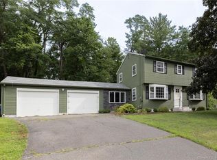 44 Alicia Ter, Windsor Locks, CT 06096