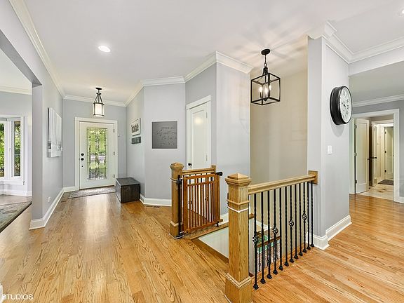 3rd image of 315 Grand Ave