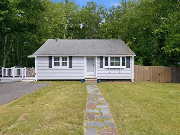 82 12th Ave, Brockton, MA 02302