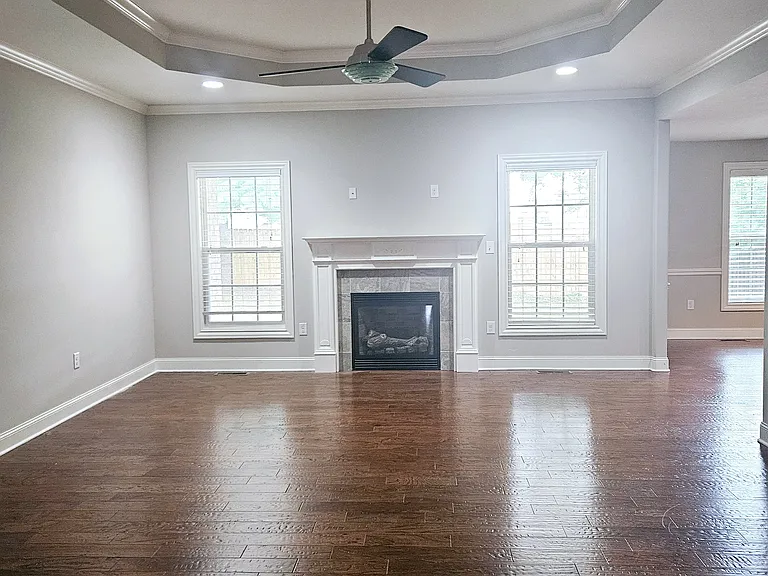 231 Ashton Ct — Photo 3