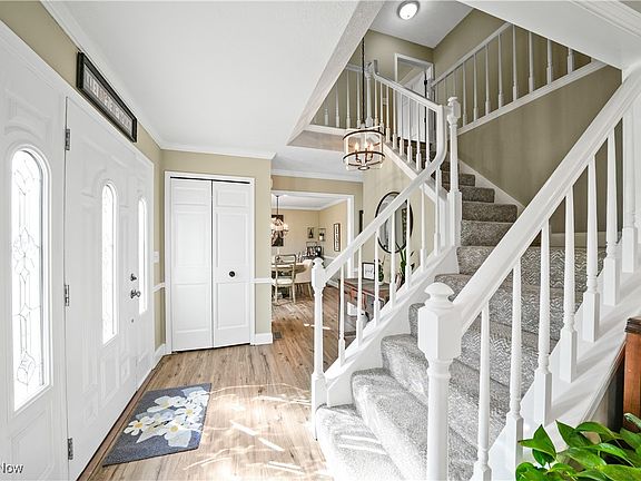 5th image of 869 Silverberry Ln