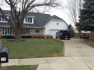 23 Shamrock Ct, Appleton, WI 54914