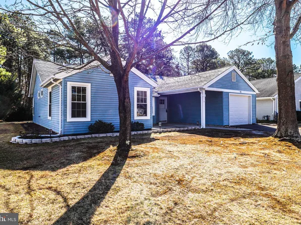 10 Canterbury Dr, Forked River, NJ 08731