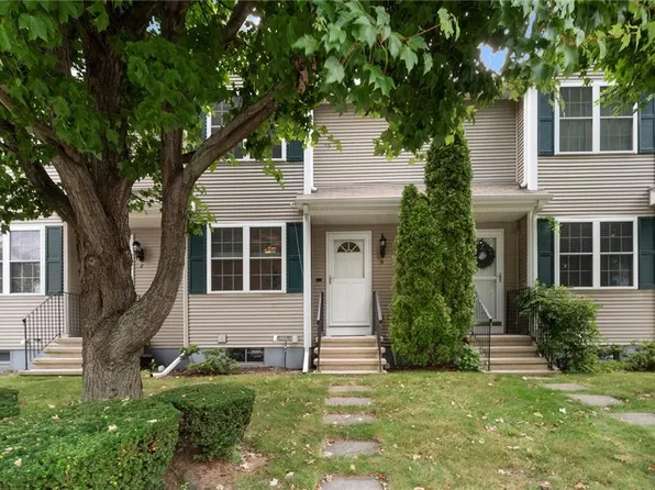 4 Unity St #4, Pawtucket, RI 02860