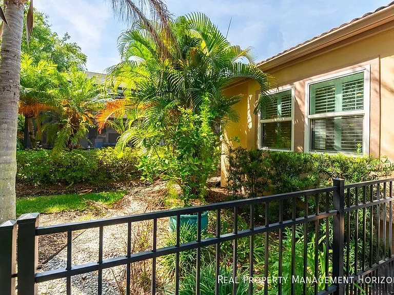 6914 Stanhope Pl — Photo 34