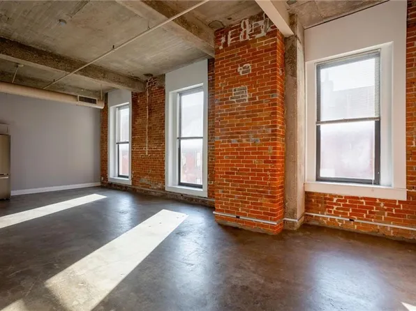 113 W 5th St APT 209, Kansas City, MO 64105